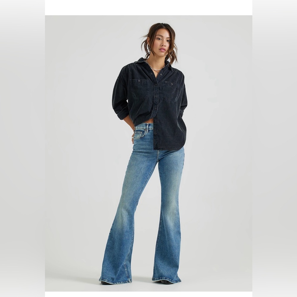WOMENS super high rise LEE flare jeans. Size large in light blue.